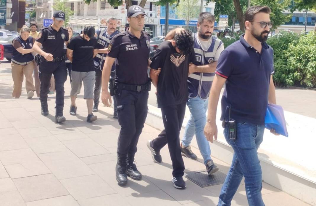 Bazadaki cinayetin sırrı çözüldü: Uyuşturucu kuryesi olduğu ortaya çıktı 6